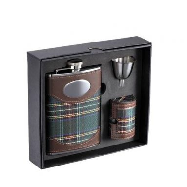 Leather & Plaid Whiskey Flask Set